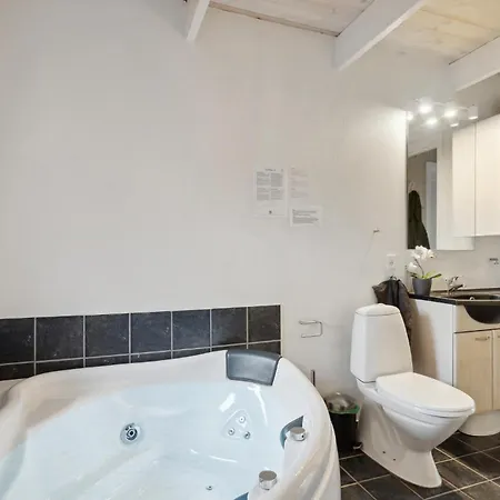 Lovely In With Sauna Ferienhaus *