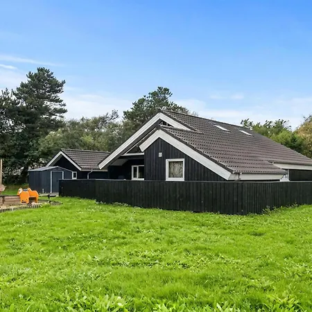 Nydelig Hjem I Med Badstue Feriehus