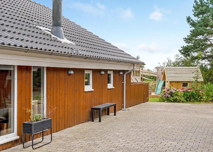 Semesterbostad Lovely In With Sauna *